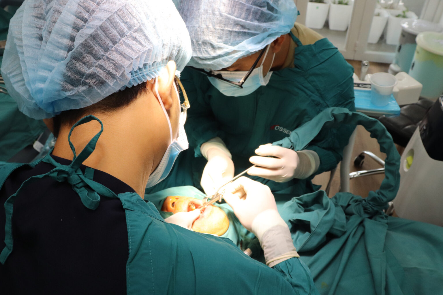 nha khoa chuyen cấy ghep implant (10)